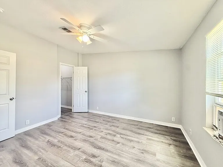 990 E Bay St — Photo 25