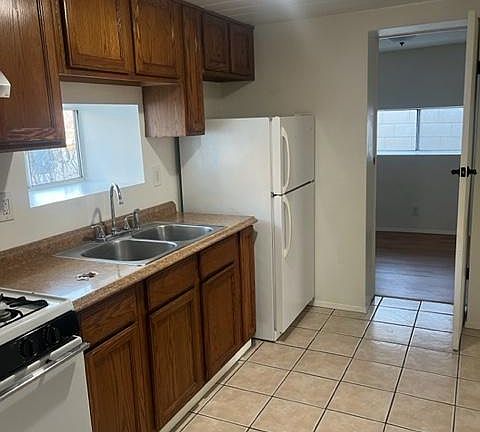4th image of 63 James Dr