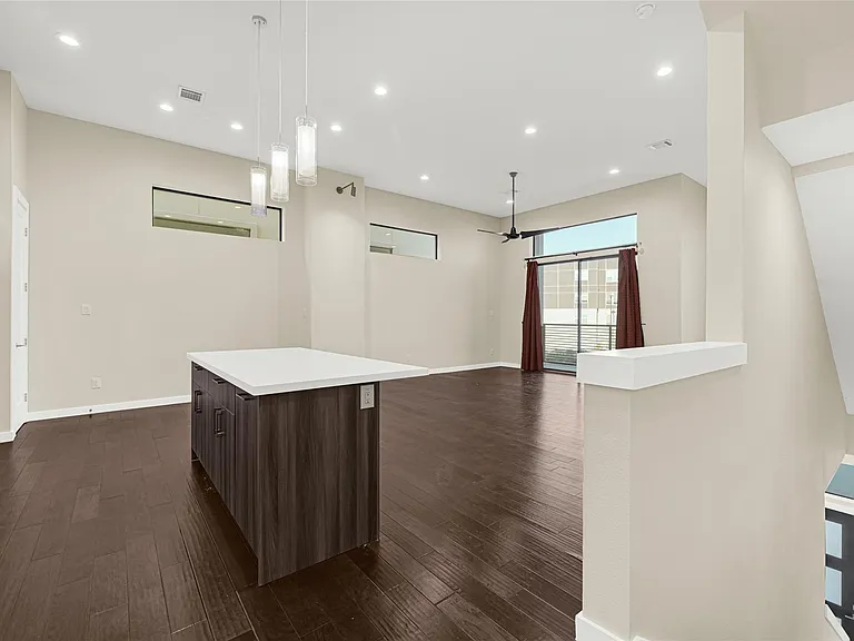 2317 Eagle St — Photo 11
