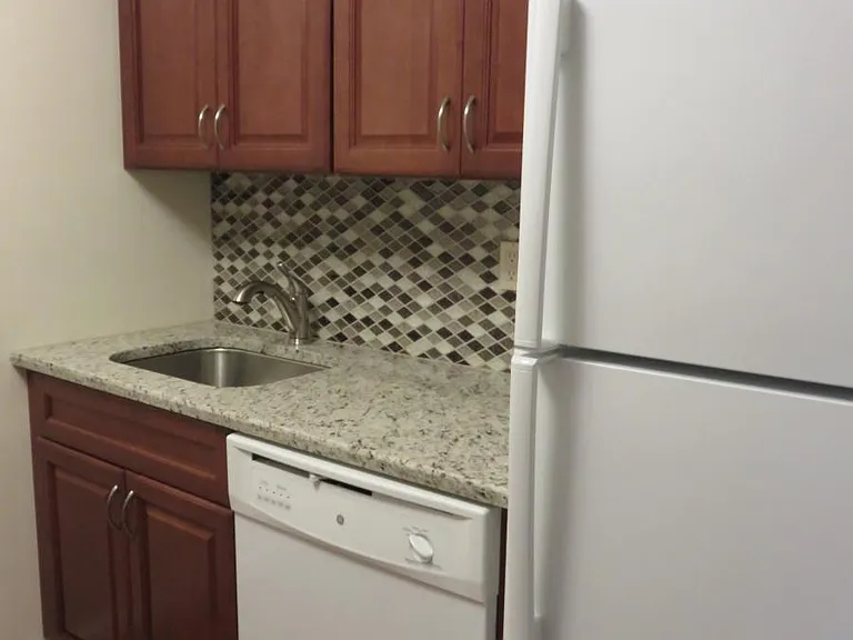 Kitchen - Right Side