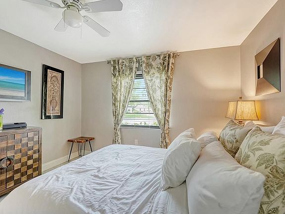 Private bedroom - bedrooms are on opposite sides of the home