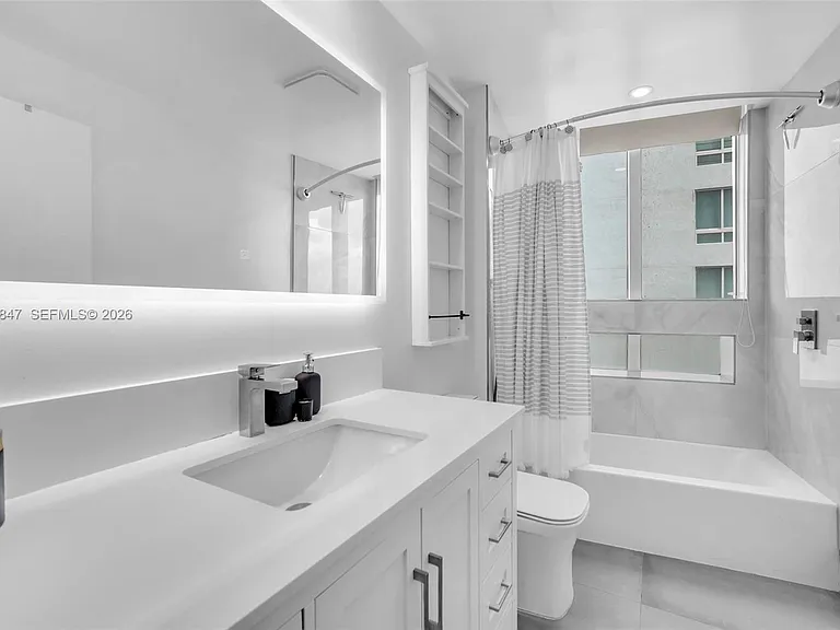 1900 N Bayshore Dr #3610 — Photo 14