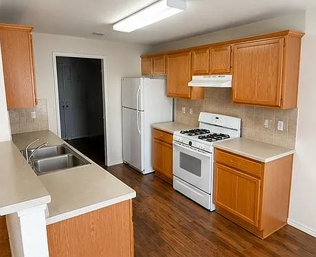 636 Fort Thomas Pl — Photo 6