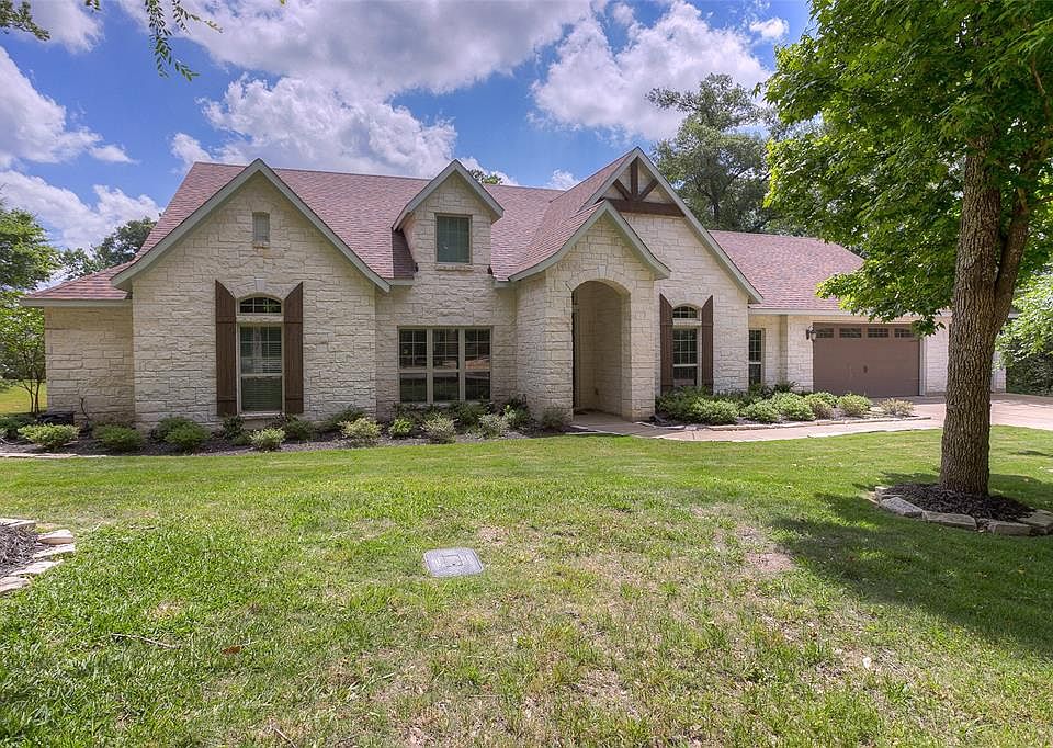 1st image of 1466 River Oaks Dr