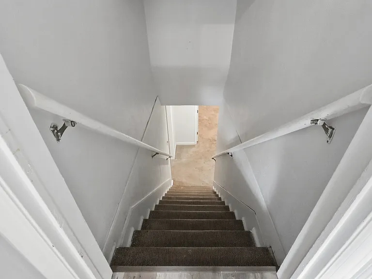 Harrison St — Photo 26