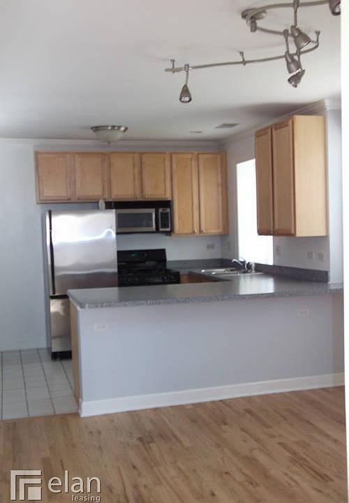 1st image of 4201 N Sawyer Ave #G