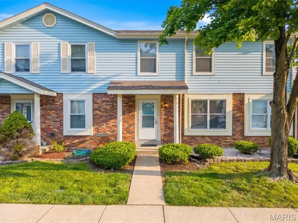 1324 Summergate Pkwy, Saint Charles, MO 63303
