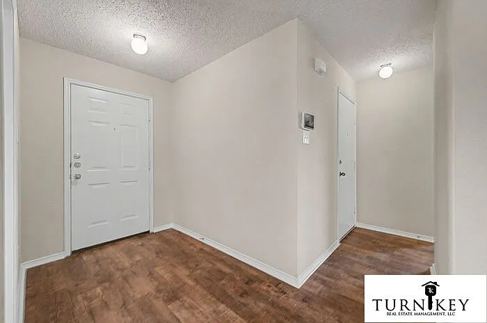 3 bed, 2.0 bath, 1584 sqft, $1,950 — Photo 4