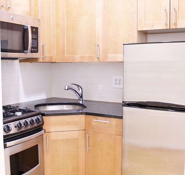 1st image of 515 E 78th St APT 2E