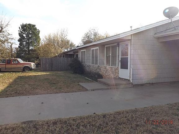 2nd image of 608 NW Avenue G