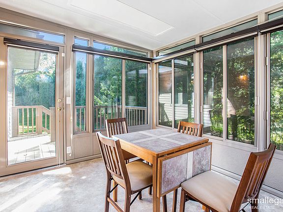 2nd image of 1025 Country Gdns NW