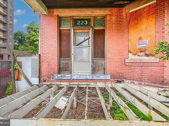 3rd image of 223 Baltimore Ave