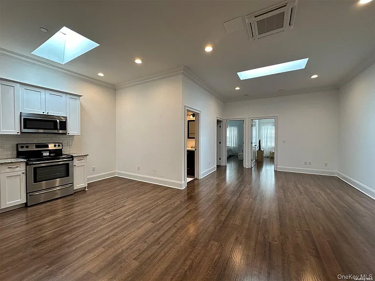 50-3B Stewart Ave #3B — Photo 2
