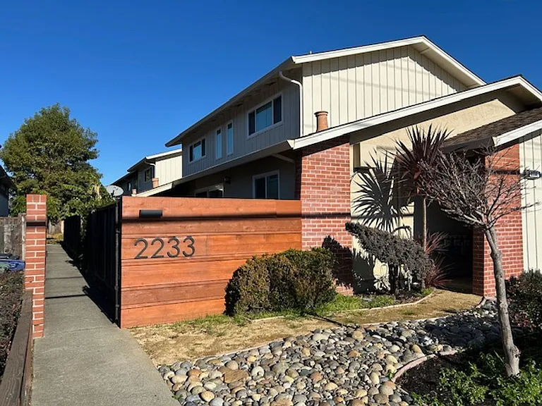 2233 Fairway Dr — Photo 12