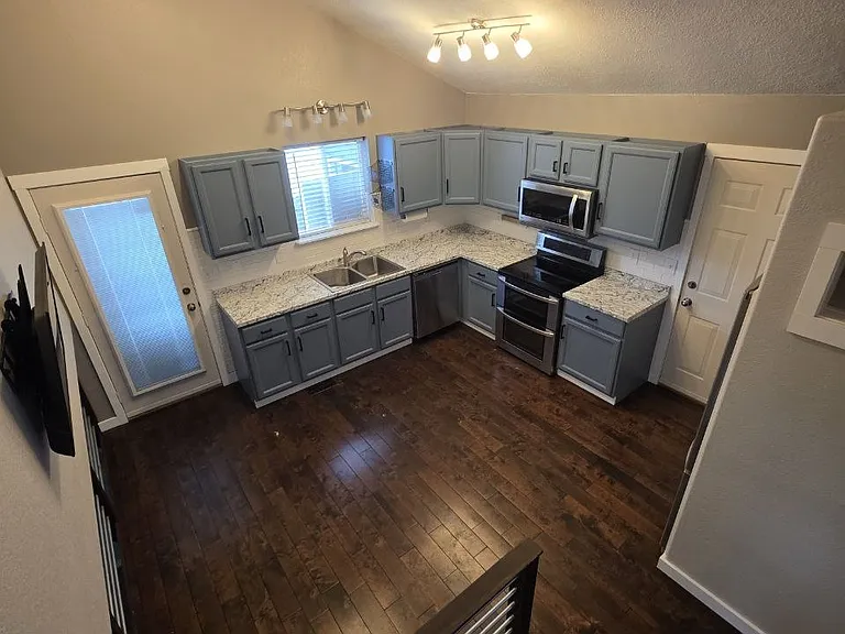 13389 Mariposa Ct — Photo 2