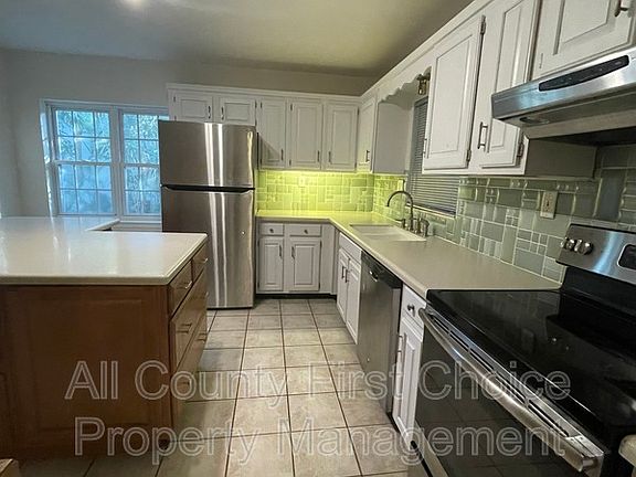 4th image of 6425 Lake Shore Dr N