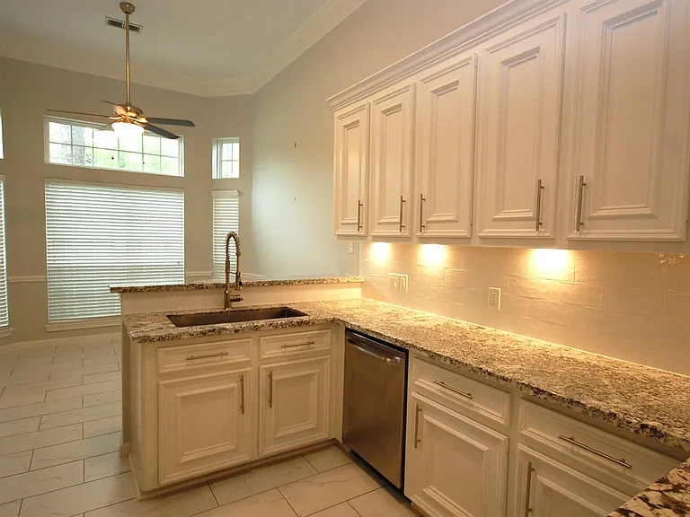 21818 Windsor Castle Dr — Photo 4