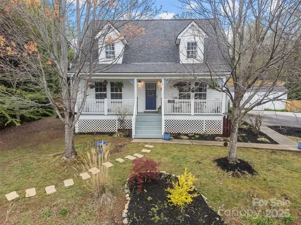 73 Meadowview Dr, Saluda, NC 28773