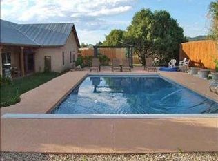 1 Farrell St, Ranchos De Taos, NM 87557