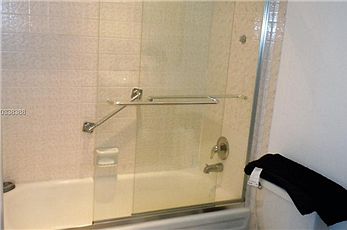 5th image of 2851 NE 183rd St APT 1710E