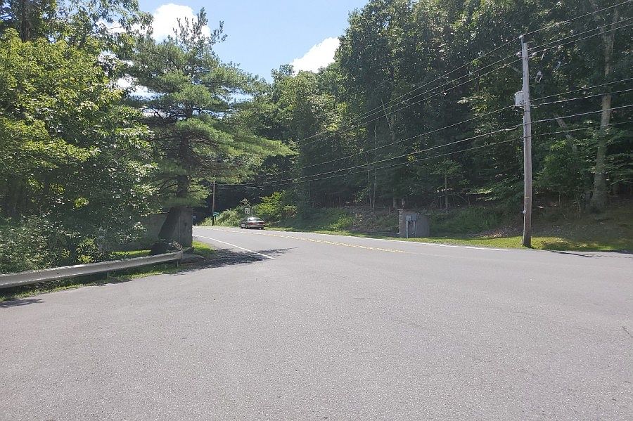 2nd image of 138 Brighton Dr