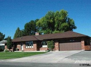 450 Big Bend Ave, Riverton, WY 82501