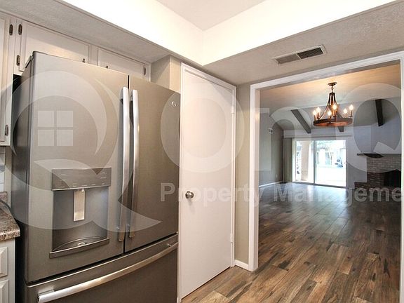 5th image of 2256 W Lindner Ave Unit 4