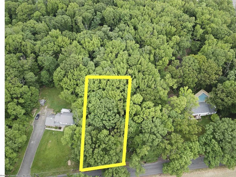 2nd image of 136 Line Rd