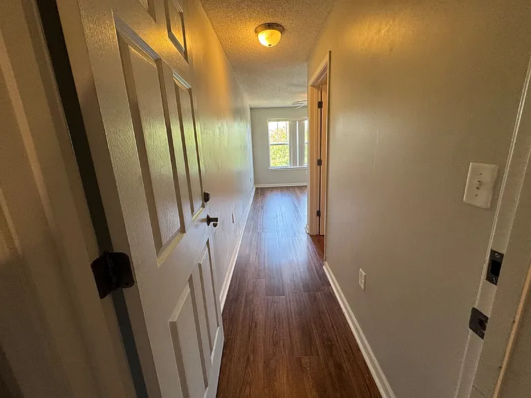 1123 Harts Ridge Dr — Photo 5