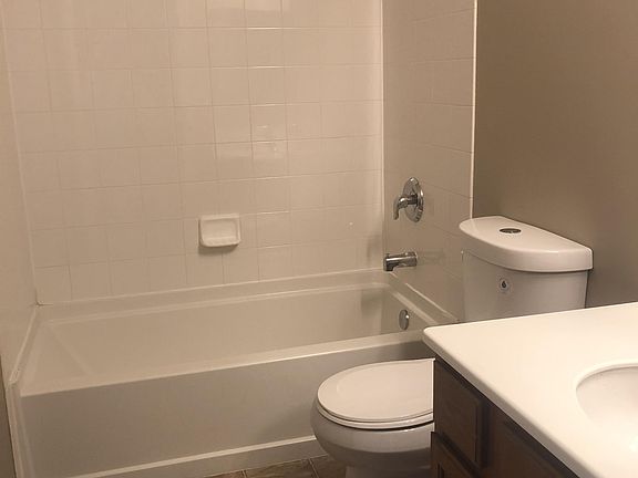 5th image of 754 Thornbury Ct #1