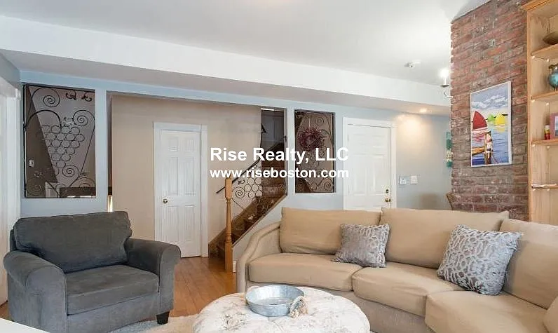 5 bed, $6,000 — Photo 3