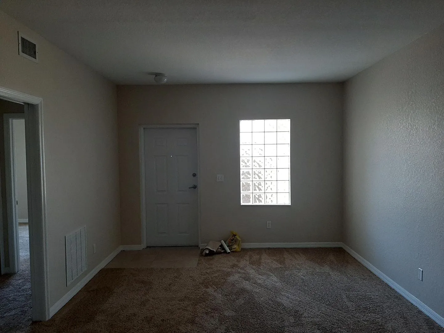 Coming early August 2/2 Ground floor with newer carpeting — Photo 3