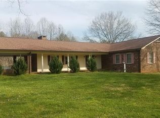 3049 Taylorsville Rd, Lenoir, NC 28645