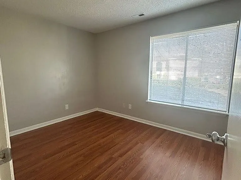9505 University Terrace Dr #D — Photo 10
