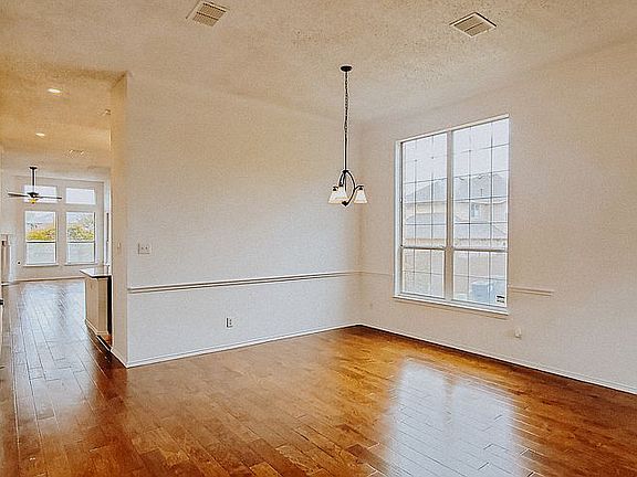 5th image of 2023 Westbury Ln