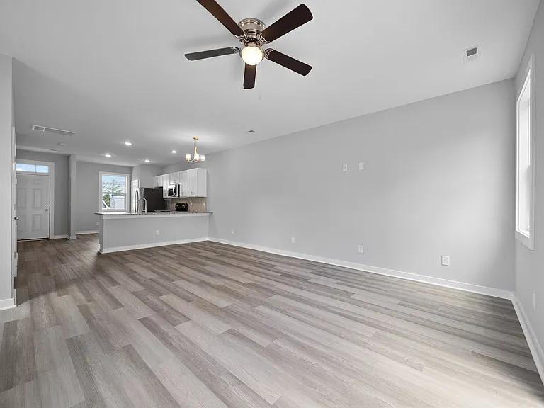 302 Starfish Ln — Photo 5
