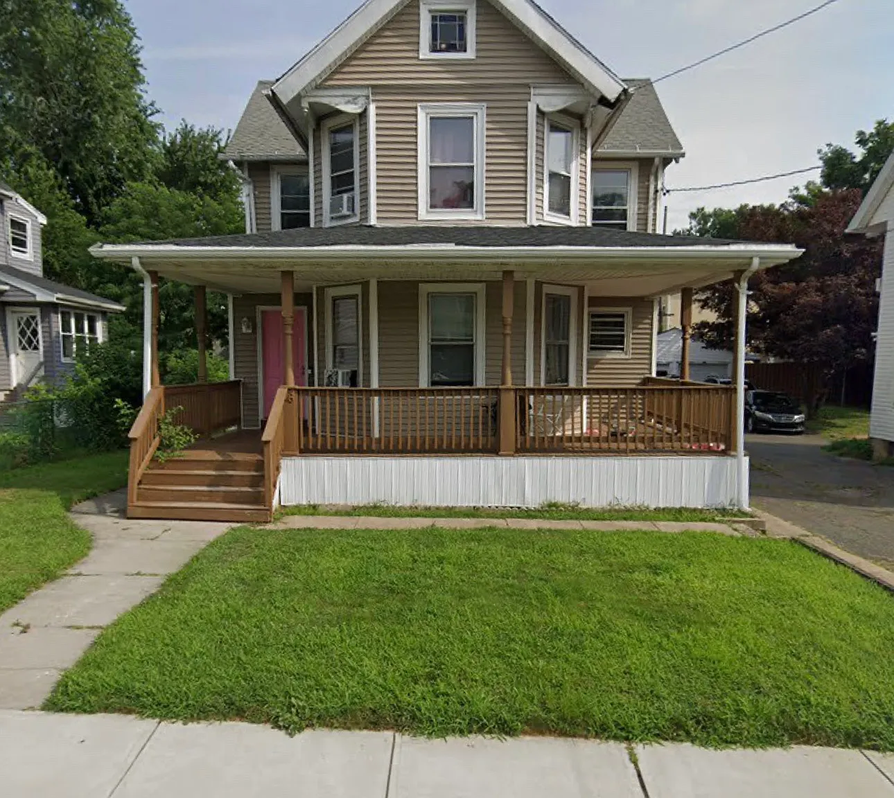 4 bed, 1.5 bath, 1254 sqft, $2,500 — Photo 1