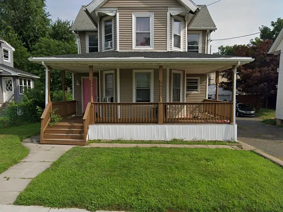 26 Belden St