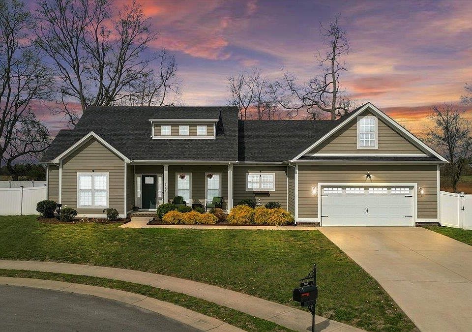 1st image of 3016 Equestrian Ct