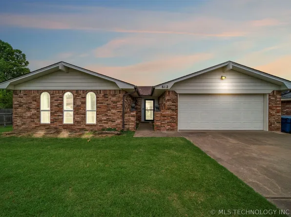 612 W Cherry St, Drumright, OK 74030