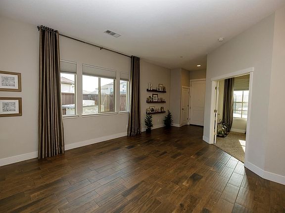 4th image of 2344 Mustang Dr