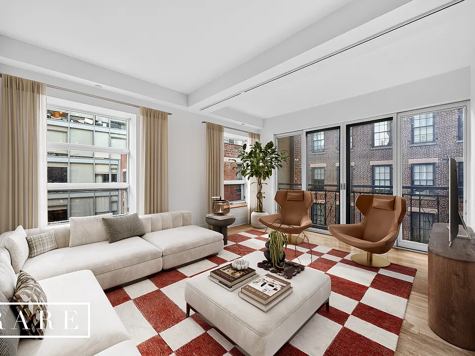 57 Front St #404