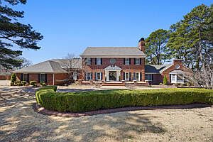1st image of 807 Hilltop Dr