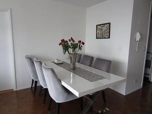 Rented by Luxury Property Group | media 42