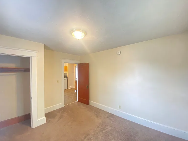 16 Linwood St #E — Photo 7