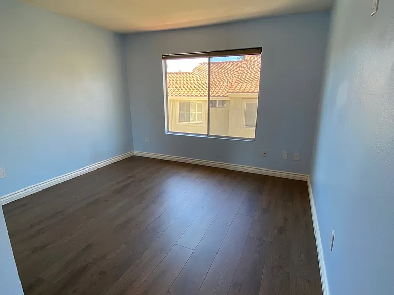 12488 Creekview Dr — Photo 9