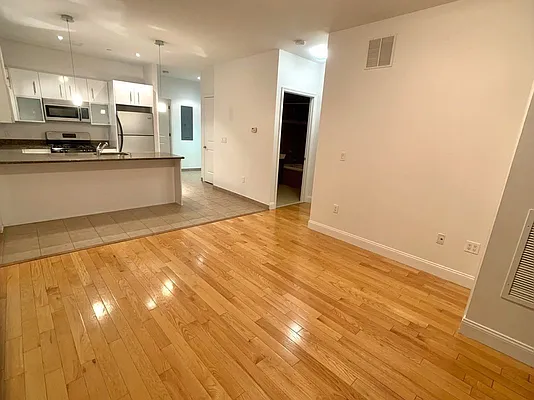 Rented by Realty Nerd | media 5