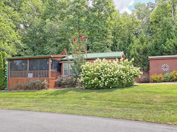 13 Grove Ln, Blairsville, GA 30512