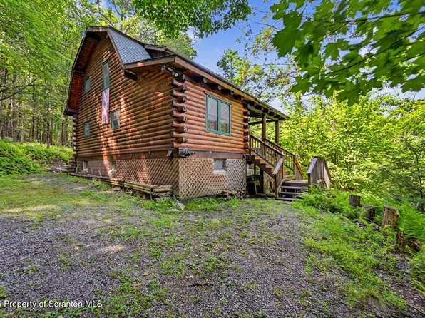 108 Upper Crest Rd, Greentown, PA 18426