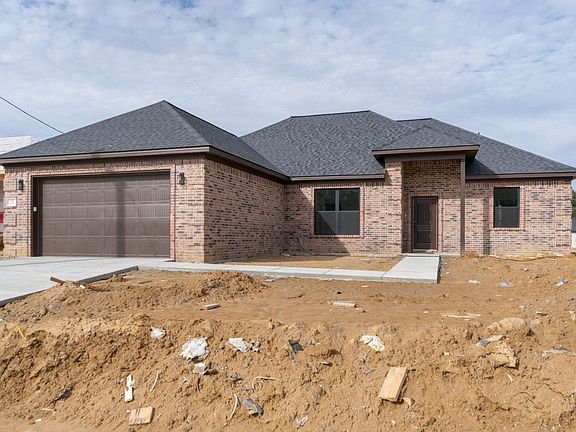 3rd image of 53 Springtree Cir